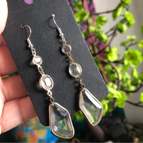 Elegant faceted clear glass crystal long dangle earrings - Picture 1 of 3